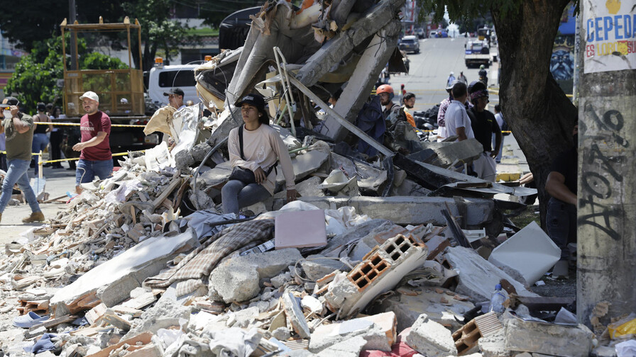 Presidente de Colombia decreta tres d&iacute;as de duelo nacional por fallecidos en el terremoto