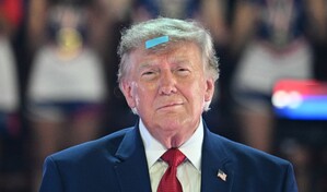 Trump celebra el fallo judicial que mantiene sus aranceles sobre mercanc&iacute;as de bajo valor