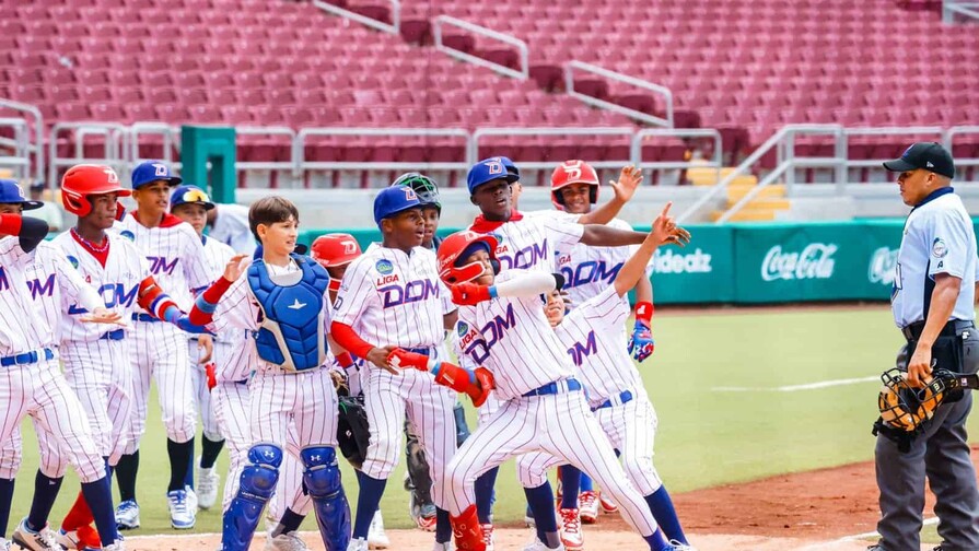 Dominicana arrolla a México Verde y se queda sola en la cima de la Serie del Caribe Kids Dominicana arrolla a México Verde y se queda sola en la cima de la Serie del Caribe Kids