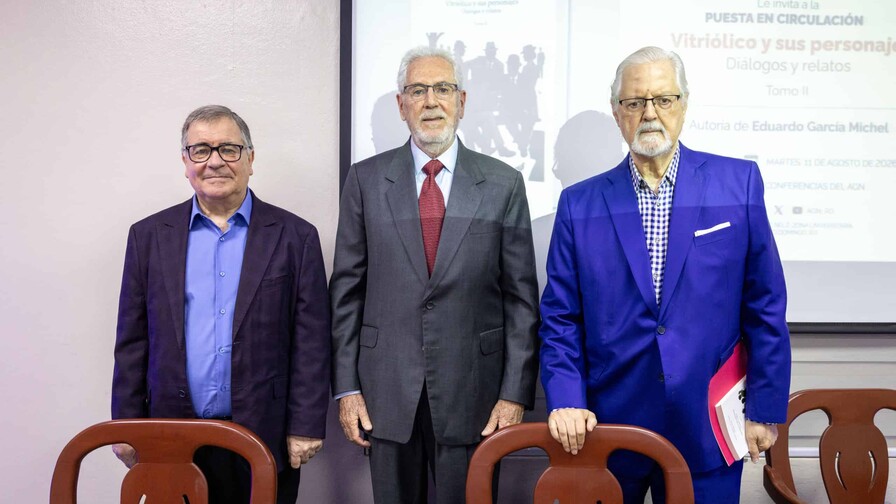Eduardo Garc&iacute;a Michel pone en circulaci&oacute;n obra "Vitri&oacute;lico y sus personajes, di&aacute;logos y relatos"