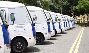 Gobierno entrega 40 autobuses para estudiantes universitarios y ponen en marcha programa Turno