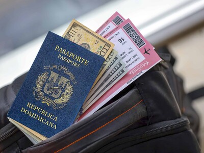 El costo del viaje de dos miembros de JCE por Europa