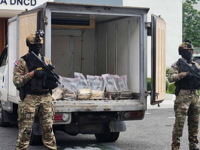 Incautan más de 300 paquetes de cocaína en contenedor en Caucedo