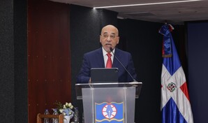 An&iacute;bal de Castro: "El periodismo contin&uacute;a siendo un compromiso con los hechos"