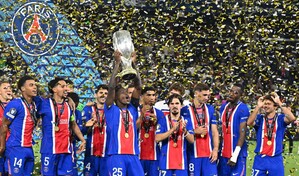 El PSG revalida la Supercopa de Europa al ganar 2-1 al Aston Villa