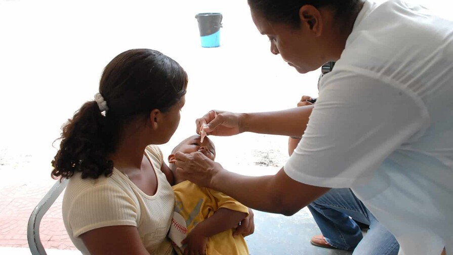 Los pediatras dominicanos insisten en la necesidad de mantener el esquema de vacunaci&oacute;n
