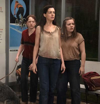 Dinosaurios renovados y crisis familiar se mezclan en The End of Oak Street