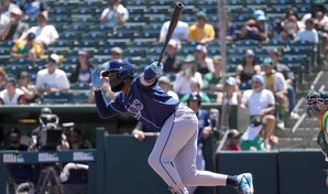 Junior Caminero aporta dos hits y una empujada para que los Rays cierren con 9-0 en la costa oeste