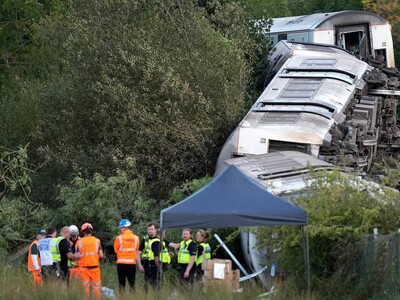 Dos heridos en descarrilamiento de tren en Inglaterra