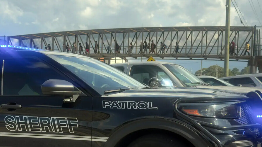Tiroteo en escuela secundaria de Georgia deja un estudiante herido; adolescente es detenido