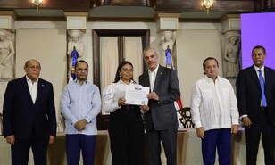 El Gobierno entrega m&aacute;s de 36,000 becas del ITLA para formaci&oacute;n especializadas en tecnolog&iacute;a