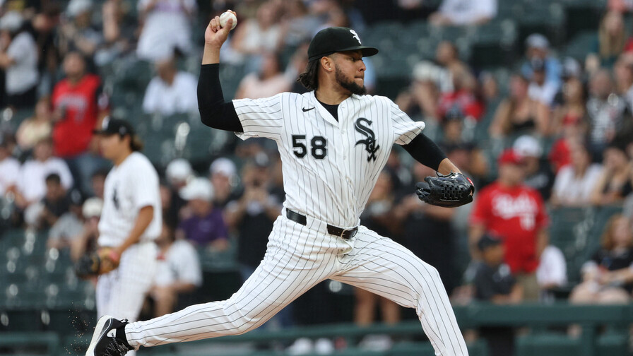 Luis Castillo debuta en grande en su nueva casa y los Medias Blancas triunfan Luis Castillo debuta en grande en su nueva casa y los Medias Blancas triunfan
