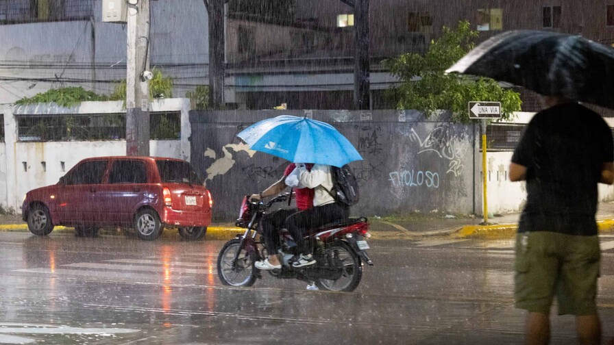 Nueva onda tropical se acercará el jueves a República Dominicana Nueva onda tropical se acercará el jueves a República Dominicana