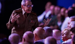 Ra&uacute;l Castro reaparece en p&uacute;blico en homenaje a su hermano Fidel en La Habana