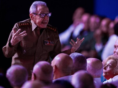 Raúl Castro reaparece en homenaje a su hermano Fidel en La Habana