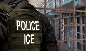 Congresistas y activistas rechazan la compra de guantes con descargas el&eacute;ctricas para el ICE