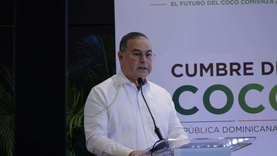 Relevo generacional es principal problema de la industria del coco, afirma ministro de Agricultura