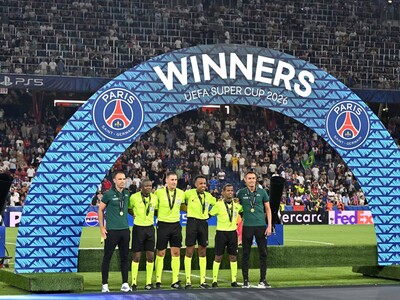 Supercopa de Europa "fue mi Mundial", escribe árbitro somalí Artan