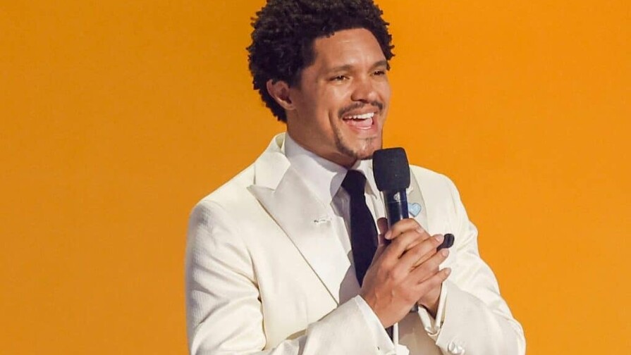 Trevor Noah convierte el evento de Google en un ´talk show´ para presentar los Pixel 11 Trevor Noah convierte el evento de Google en un ´talk show´ para presentar los Pixel 11