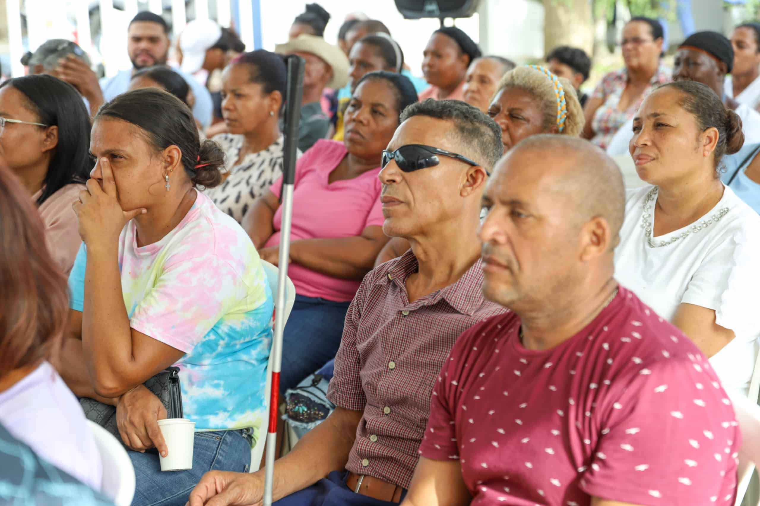 Beneficiarios de la nueva oficina de Supérate en Boca Chica.