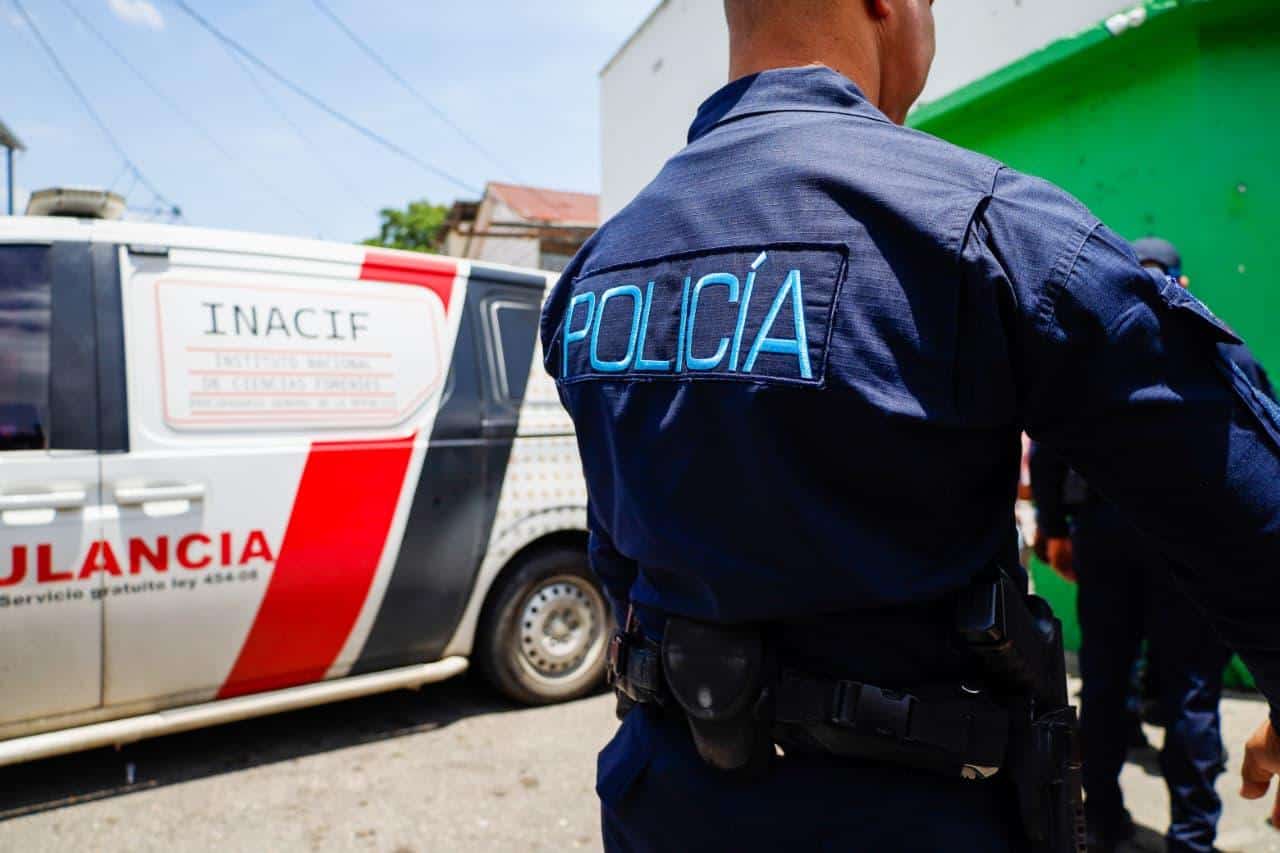 Policía ultima a hombre durante un presunto asalto a mano armada