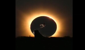 As&iacute; se gest&oacute; la ic&oacute;nica imagen del skater Danny Le&oacute;n saltando sobre el eclipse