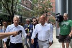 Dejan en libertad bajo condiciones al alcalde de Lawrence tras acusarlo de fraude