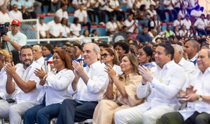 Luis Abinader encabeza graduaci&oacute;n de 1,156 j&oacute;venes de Oportunidad 14-24 en el Sur
