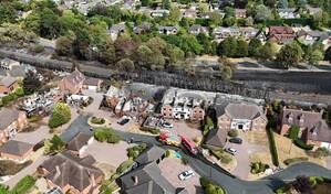 Un incendio en Inglaterra calcina 19 edificios y manda a 20 personas al hospital
