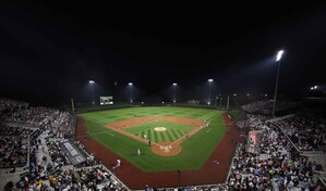 Los Reales y los Medias Rojas se enfrentar&aacute;n en el juego Field of Dreams de 2027