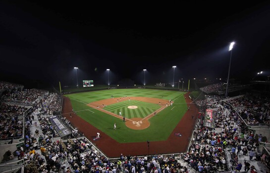 Los Reales y los Medias Rojas se enfrentar&aacute;n en el juego Field of Dreams de 2027