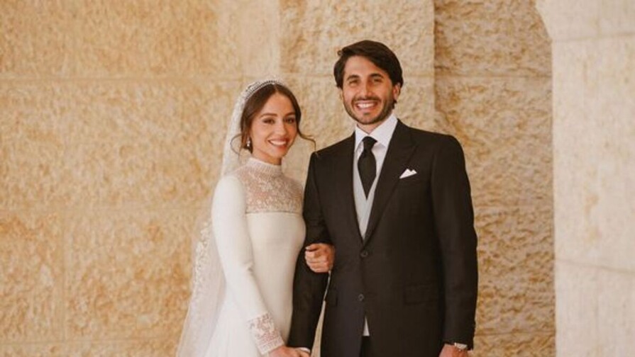 La princesa Imán de Jordania, segunda hija del rey Abdalá II, da a luz a gemelas La princesa Imán de Jordania, segunda hija del rey Abdalá II, da a luz a gemelas