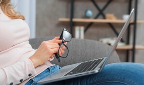 Pantallas y salud visual: &iquest;qu&eacute; tanto da&ntilde;o puede hacer a los ojos?
