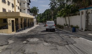 "Como una torta de casabe": esperan reparaci&oacute;n de calle afectada por lluvias en Don Honorio