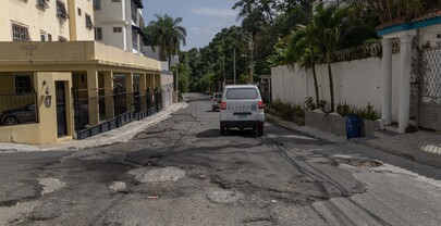 "Como una torta de casabe": esperan reparaci&oacute;n de calle afectada por lluvias en Don Honorio