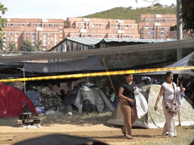 Cali Earthquake Leaves Families Homeless, Living in Tents