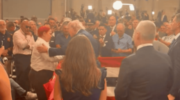 Trump abraza a madre dominicana de ni&ntilde;o de 12 a&ntilde;os ultimado por bala p&eacute;rdida en El Bronx