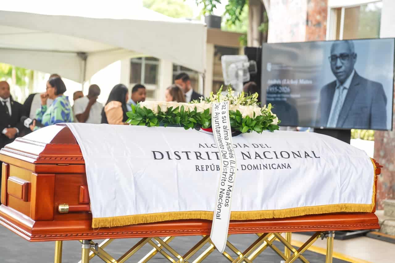 Honra fúnebres en honor al exregidor y exdiputado Andrés Licho Matos.