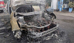 Yipeta con m&aacute;s de 15 haitianos se incendia en Dajab&oacute;n; conductor y pasajeros huyen
