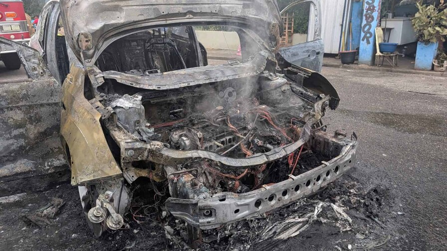 Yipeta con más de 15 haitianos se incendia en Dajabón; conductor y pasajeros huyen Yipeta con más de 15 haitianos se incendia en Dajabón; conductor y pasajeros huyen