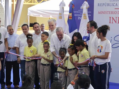 Dominican Republic President Inaugurates New School Sports Facility