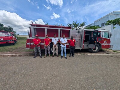 Denuncian camión de bomberos lleva más de un año averiado