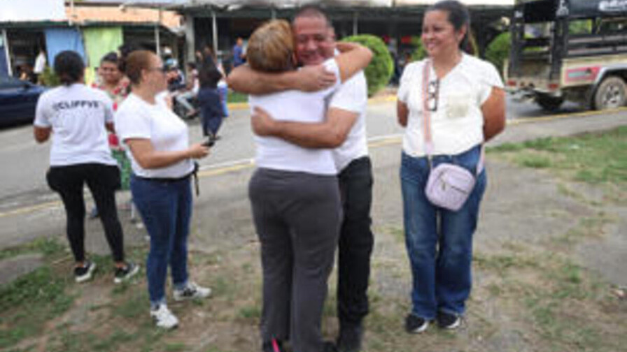 Presos políticos venezolanos salen de la cárcel El Rodeo I sin libertad plena Presos políticos venezolanos salen de la cárcel El Rodeo I sin libertad plena