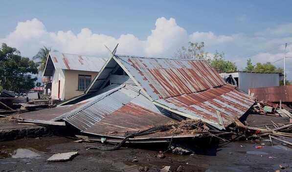 Un segundo sismo, ahora de 6.9, golpea Indonesia