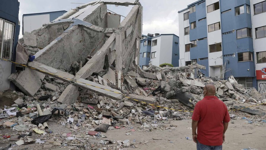Muere la mujer que más tiempo resistió bajo los escombros del terremoto en Colombia Muere la mujer que más tiempo resistió bajo los escombros del terremoto en Colombia