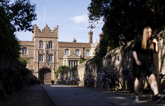 Encuentran muerto a un exprofesor de Cambridge envuelto en una sonada pol&eacute;mica por plagio