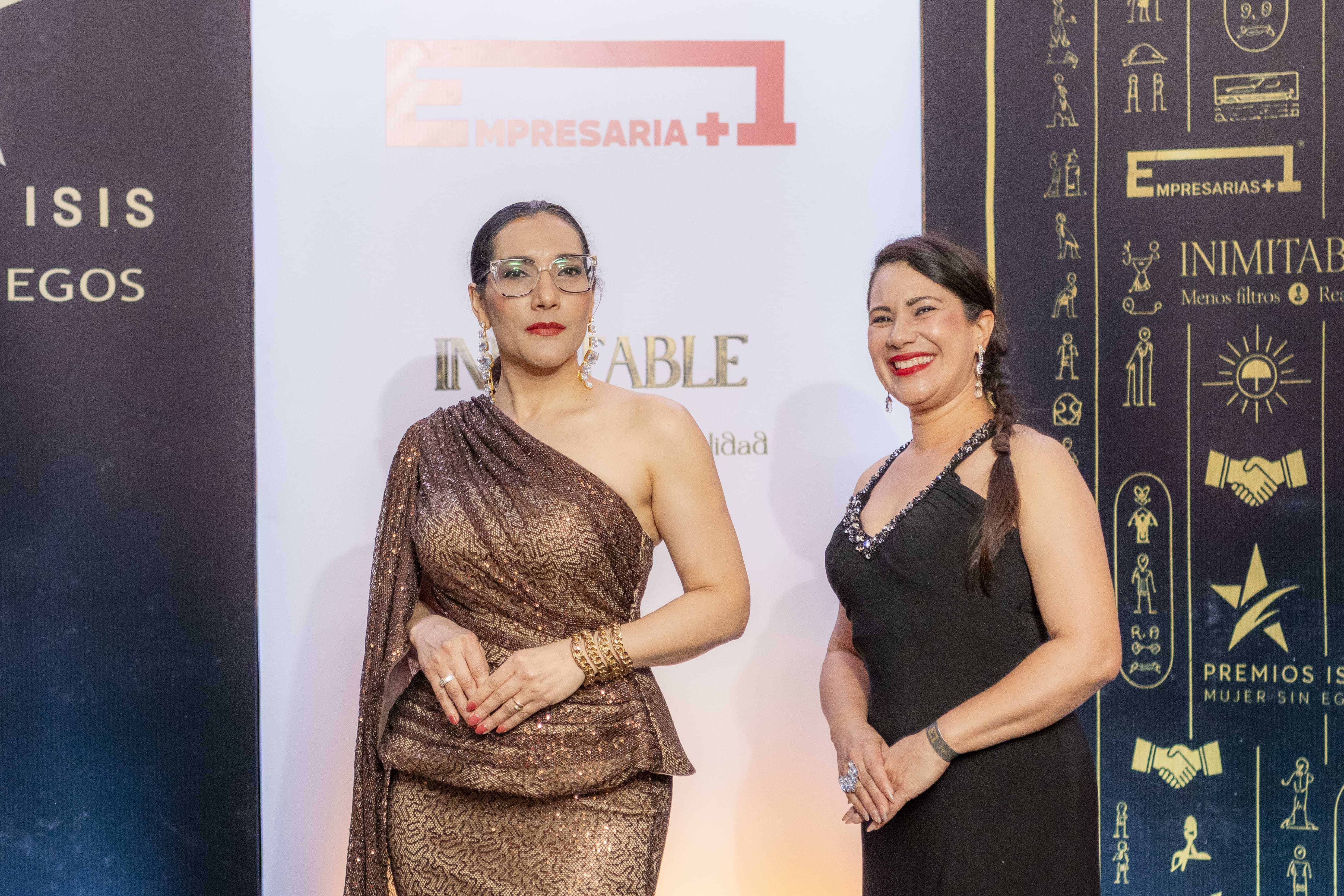 Yobeida Tejada y Mildre Tejada.