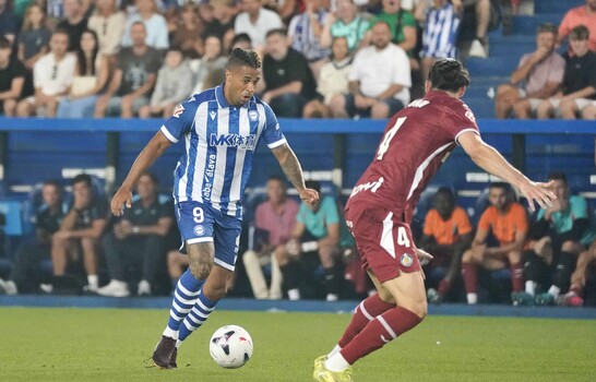 VIDEO | Asistencia y gol: el dominicano Mariano D&iacute;az brilla en el arranque de LaLiga con el Alav&eacute;s