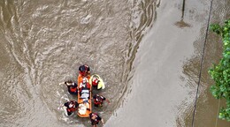 Al menos cinco muertos por las inundaciones m&aacute;s graves en 30 a&ntilde;os en Indiana, EE. UU.