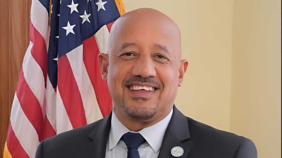 Concejo de Lawrence aprueba moción de no confianza contra el alcalde dominicano Brian DePeña Concejo de Lawrence aprueba moción de no confianza contra el alcalde dominicano Brian DePeña